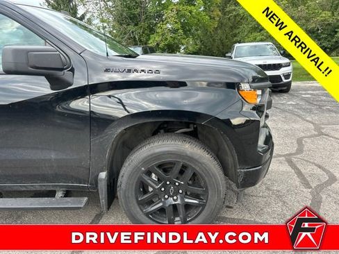 Used 2024 Chevrolet Silverado 1500 Custom w/ LPO, Dark Essentials Package AWD/4WD image 5
