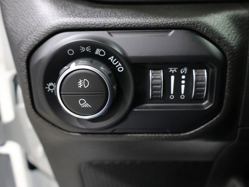 Used 2021 Jeep Gladiator Overland AWD/4WD image 32