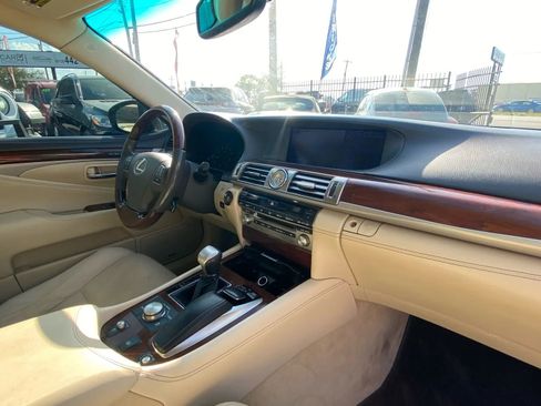 Used 2014 Lexus LS 460 AWD image 12
