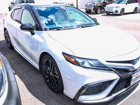 Used 2022 Toyota Camry XSE w/ Navigation Upgrade Package FWD image 2