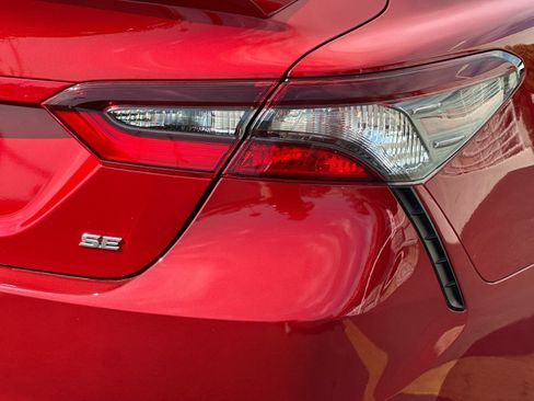 Used 2021 Toyota Camry SE FWD image 23