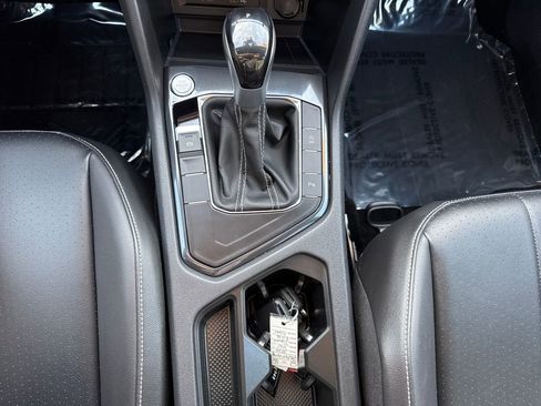 Used 2024 Volkswagen Tiguan SE R-Line image 21