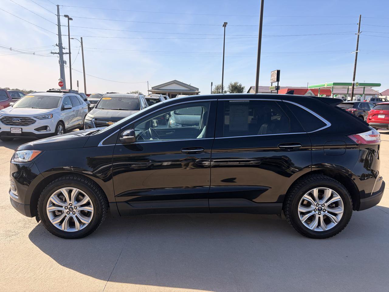 Used 2021 Ford Edge Titanium w/ Cargo Accessory Package AWD/4WD image 8