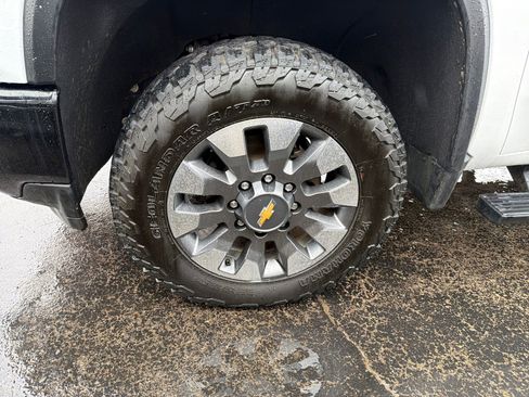 Used 2022 Chevrolet Silverado 2500 Custom w/ Custom Convenience Package image 26