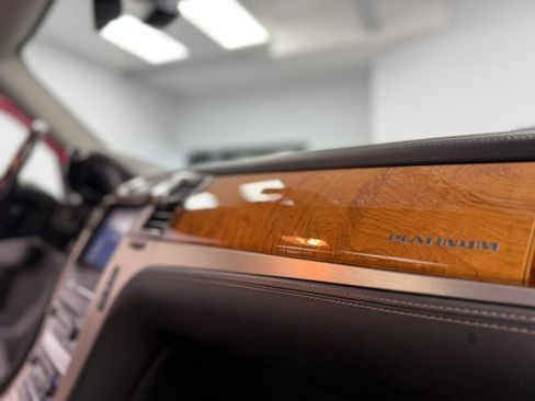 Used 2013 Cadillac Escalade Platinum image 57