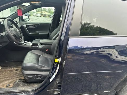 Used 2021 Toyota RAV4 XSE w/ XSE Grade Weather Package AWD/4WD image 11