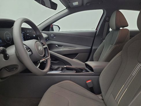 Used 2024 Hyundai Elantra SEL FWD image 17