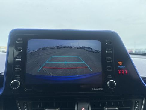 Used 2020 Toyota C-HR XLE image 42