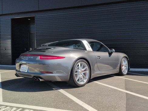Used 2015 Porsche 911 Targa 4S image 9