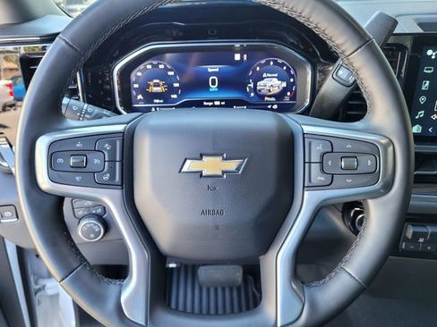 Used 2025 Chevrolet Silverado 1500 LT AWD/4WD image 23