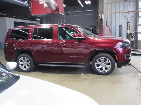 Used 2022 Jeep Wagoneer Series II image 32