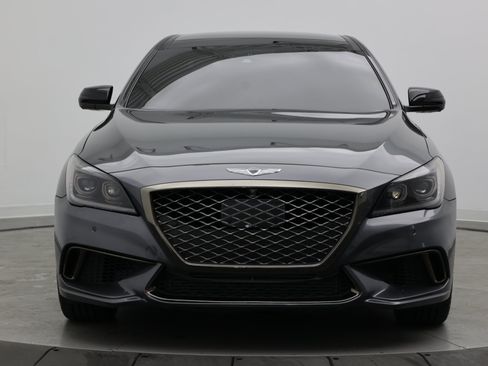 Used 2019 Genesis G80 3.3T Sport RWD image 2