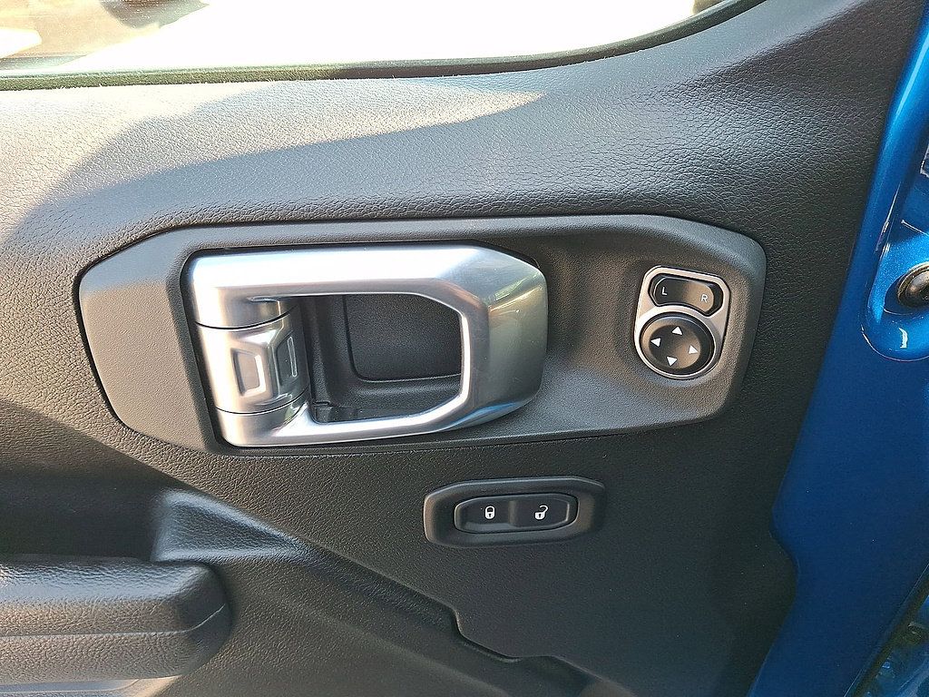 Used 2024 Jeep Gladiator Sport AWD/4WD image 10