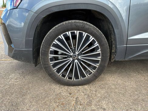 Used 2026 Volkswagen Taos SE FWD image 26