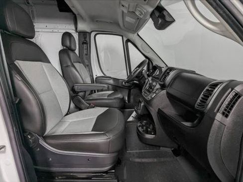 Used 2024 RAM ProMaster 2500 w/ Convenience Group FWD image 18