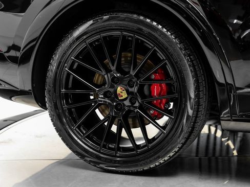 Used 2021 Porsche Cayenne GTS w/ Premium Package Plus AWD/4WD image 65