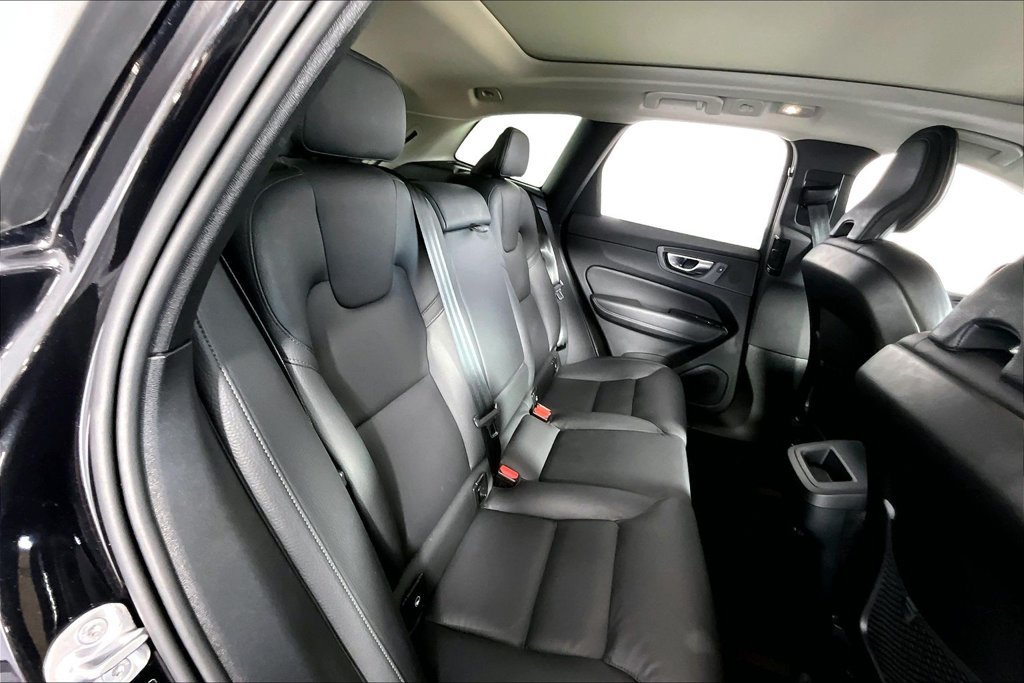 Used 2024 Volvo XC60 B5 Plus w/ Protection Package Premier AWD/4WD image 27