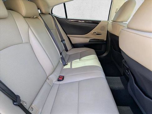 Used 2020 Lexus ES 300h w/ Premium Package image 20