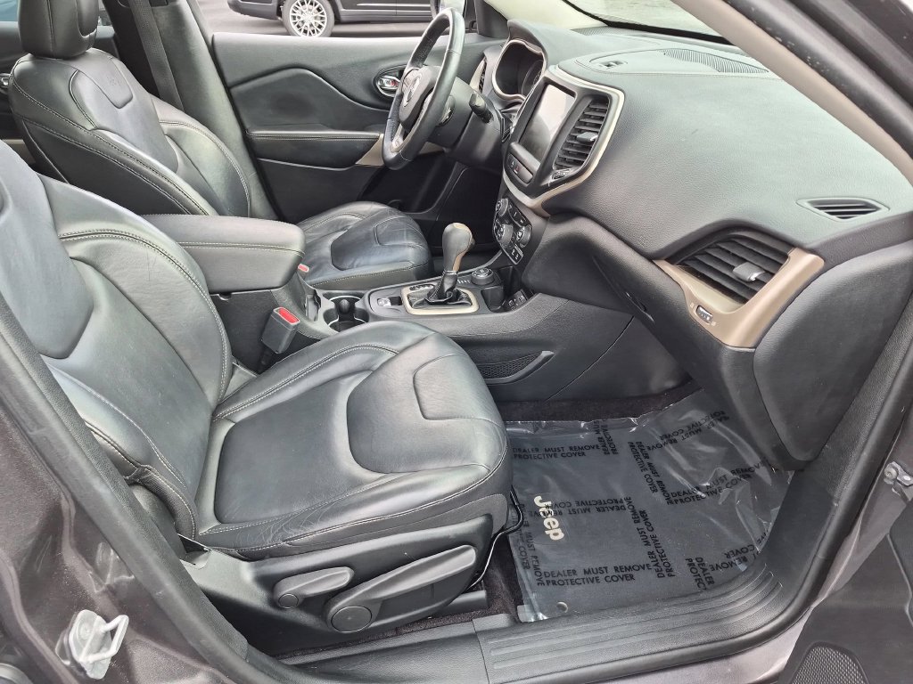 Used 2018 Jeep Cherokee Limited AWD/4WD image 33