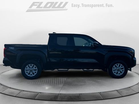 Certified 2025 Toyota Tacoma TRD Off-Road image 9