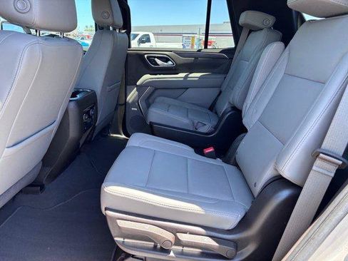 Used 2022 Chevrolet Tahoe LT w/ Luxury Package AWD/4WD image 14