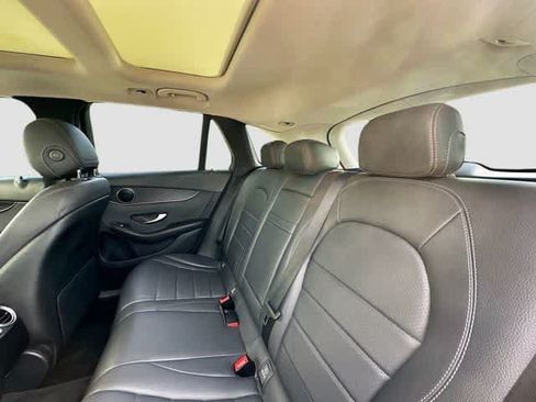 Used 2021 Mercedes-Benz GLC 300 image 39