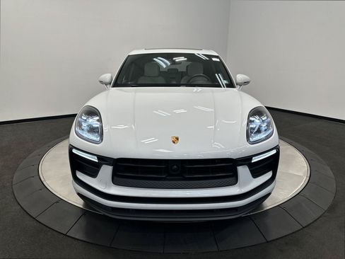 Certified 2023 Porsche Macan AWD/4WD image 10