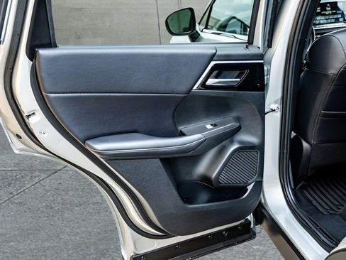 Used 2024 Mitsubishi Outlander SE FWD image 20