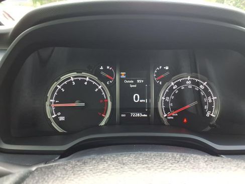 Used 2022 Toyota 4Runner TRD Off-Road Premium AWD/4WD image 19