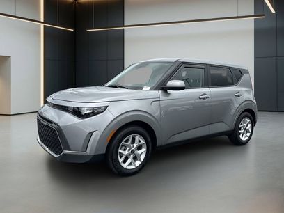 Used 2025 Kia Soul LX w/ LX Technology Package