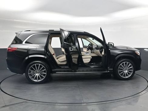 Used 2026 Mercedes-Benz GLS 450 4MATIC image 38