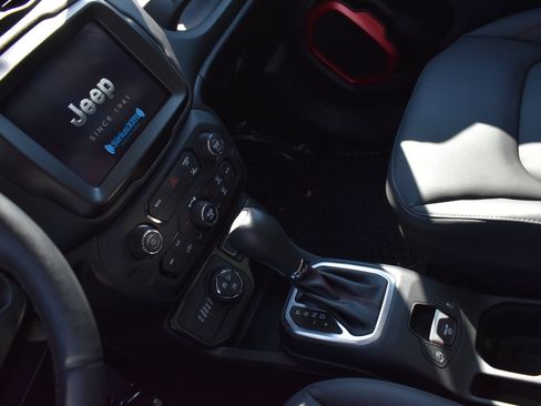 Used 2023 Jeep Renegade Trailhawk w/ Sun/Sound Group AWD/4WD image 25