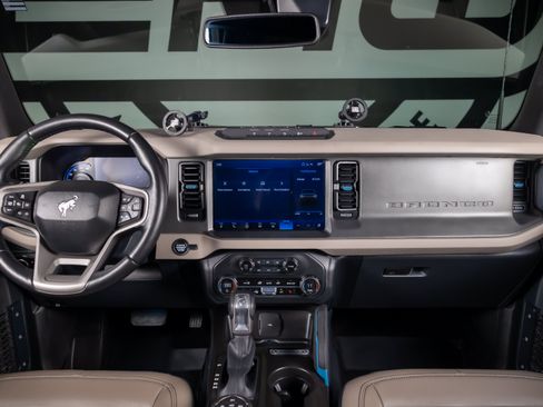 Used 2024 Ford Bronco Wildtrak AWD/4WD image 3