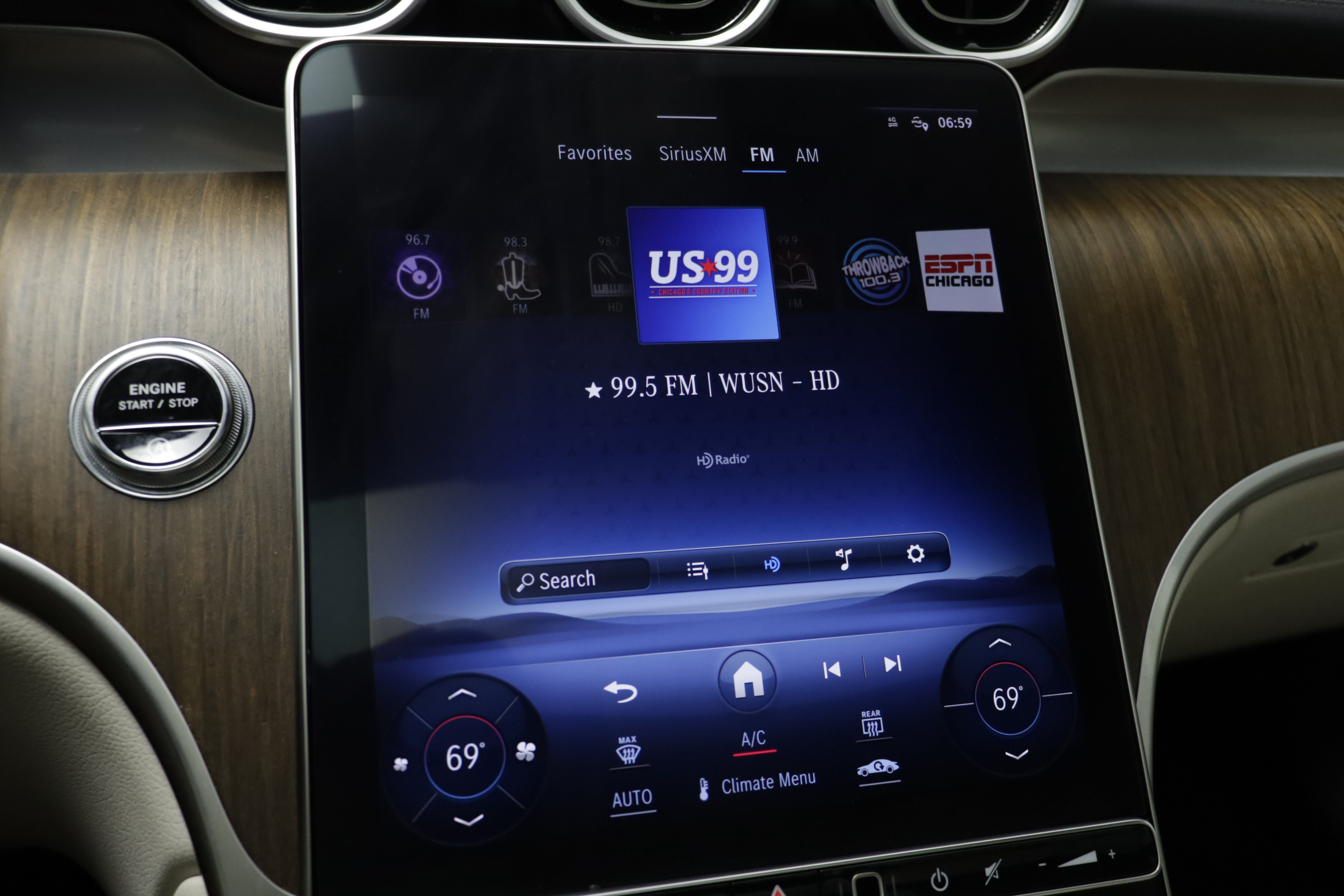 Used 2024 Mercedes-Benz GLC 300 4MATIC image 8