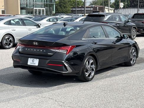 Certified 2026 Hyundai Elantra Limited FWD image 25