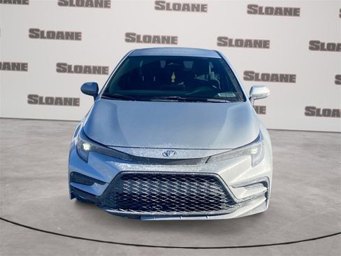 Used 2025 Toyota Corolla SE image 3