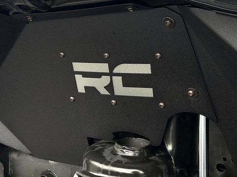 Used 2017 Jeep Wrangler Unlimited Rubicon w/ Connectivity Group image 9