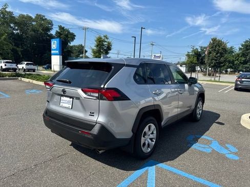 Used 2023 Toyota RAV4 LE AWD/4WD image 8