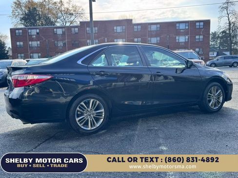 Used 2016 Toyota Camry SE image 5