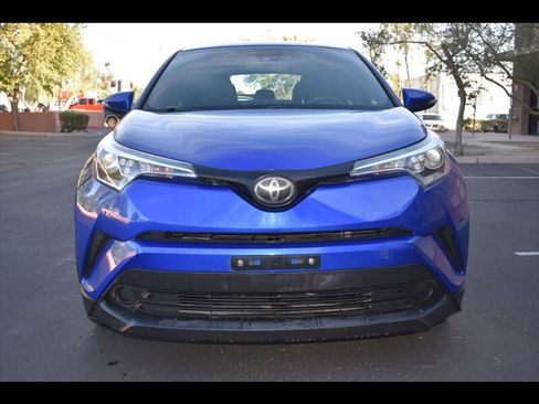 Used 2018 Toyota C-HR XLE image 8