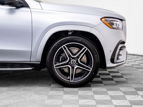 New 2026 Mercedes-Benz GLS 450 4MATIC image 36
