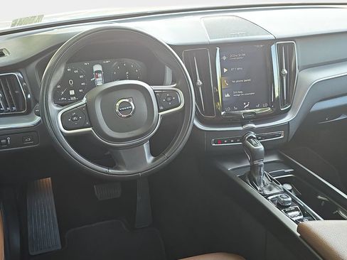 Used 2020 Volvo XC60 T5 Momentum w/ Protection Package Premier AWD/4WD image 19