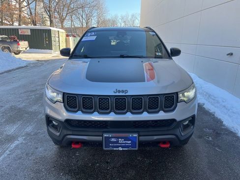 Used 2023 Jeep Compass Trailhawk image 3