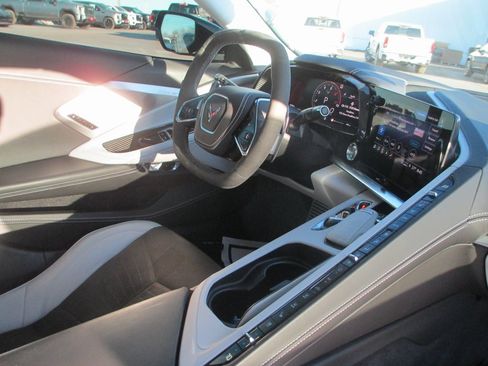 Certified 2022 Chevrolet Corvette Stingray Premium Conv w/ Z51 Performance Package image 18