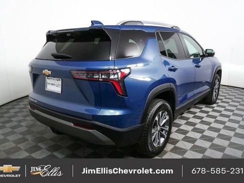 Used 2025 Chevrolet Equinox LT w/ Convenience Package II image 3