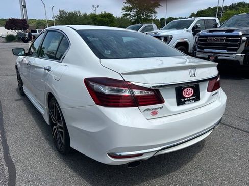 Used 2017 Honda Accord Sport image 5