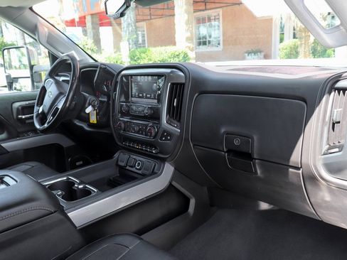 Used 2019 Chevrolet Silverado 2500 LTZ w/ Duramax Plus Package image 40