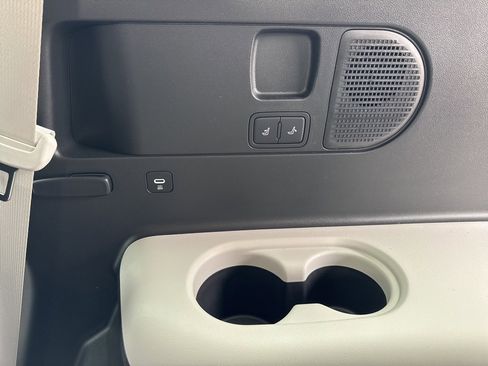 Used 2026 Hyundai Ioniq 9 Limited image 45