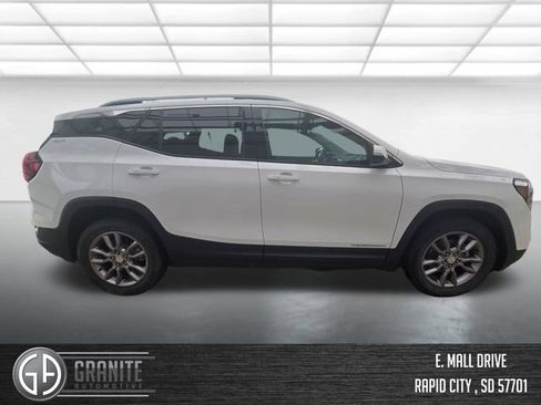 Used 2022 GMC Terrain SLT AWD/4WD image 7