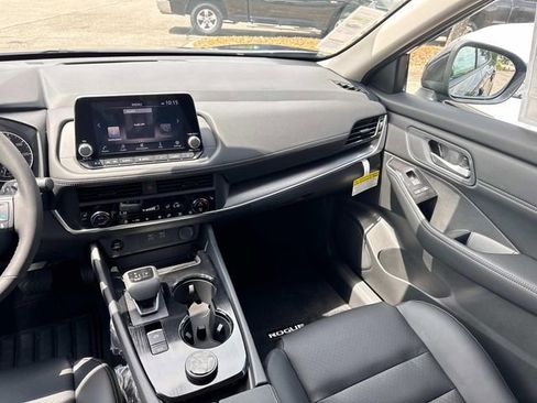 New 2026 Nissan Rogue SV AWD/4WD image 19